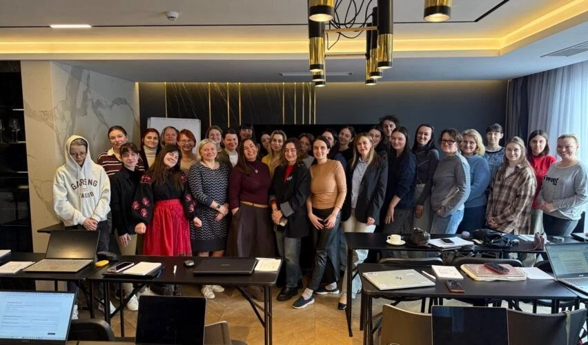 Зображення посту: «Сильніші разом: Прозорість і боротьба з корупцією».  «Точка Сходу» починає розвивати напрям розслідувальної журналістики