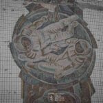 Зображення посту: У Костянтинівці під обстрілами руйнуються монументальні мозаїки на багатоповерхівках