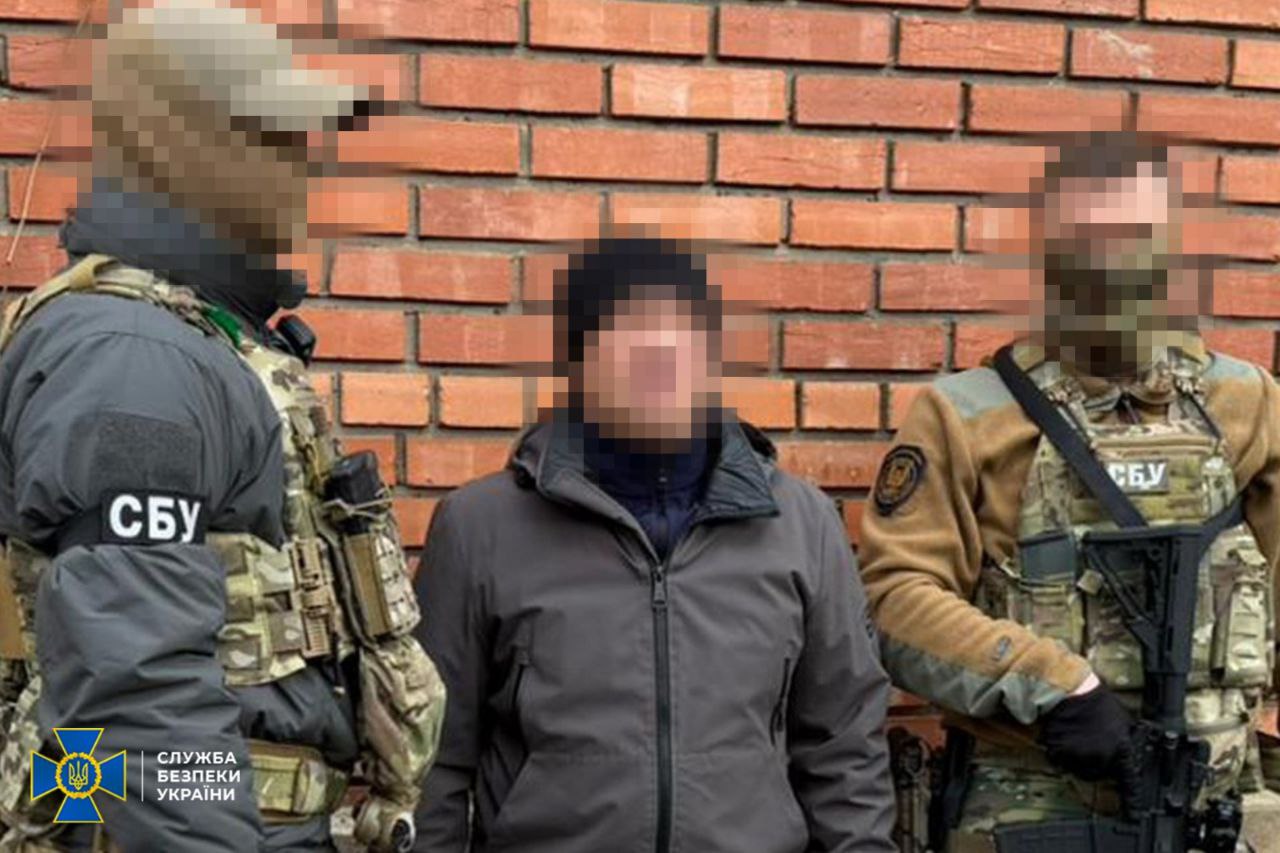 Стаття: У Краматорську затримали ексробітника машинобудівного заводу, який збирав дані про Сили оборони