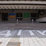 Зображення посту: До четвертих роковин авіаудару по драмтеатру Маріуполя в Україні пройшли акції пам’яті