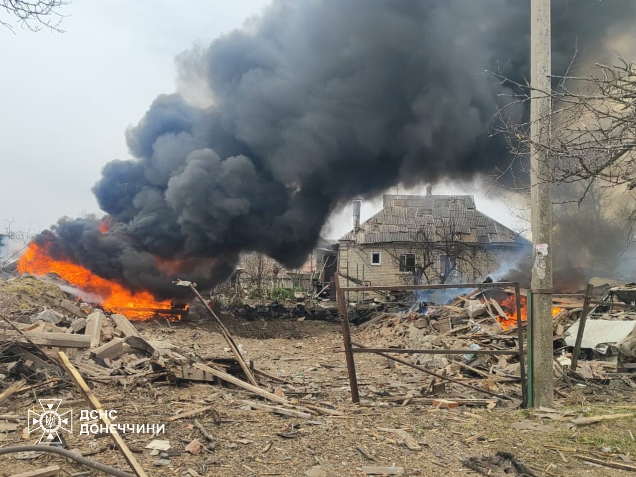 Стаття: Росіяни скинули дев’ять авіабомб по приватному сектору Дружківки
