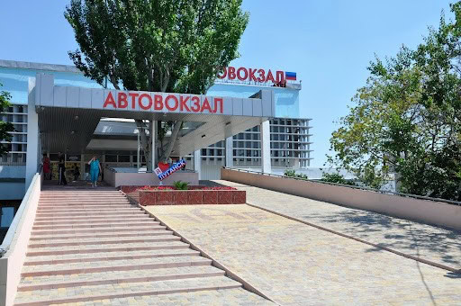 Стаття: В окупованому Луганську на автовокзалі перевіряють чоловіків прямо в автобусах