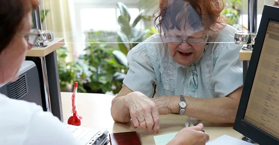 Стаття: Омбудсман: понад 169 тисяч українців залишилися без пенсій у квітні через бюрократію