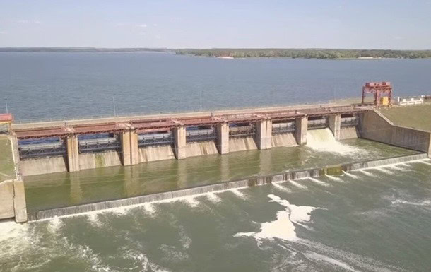 Стаття: Окупанти вдарили 6 авіабомбами по одному з найбільших водосховищ Харківщини