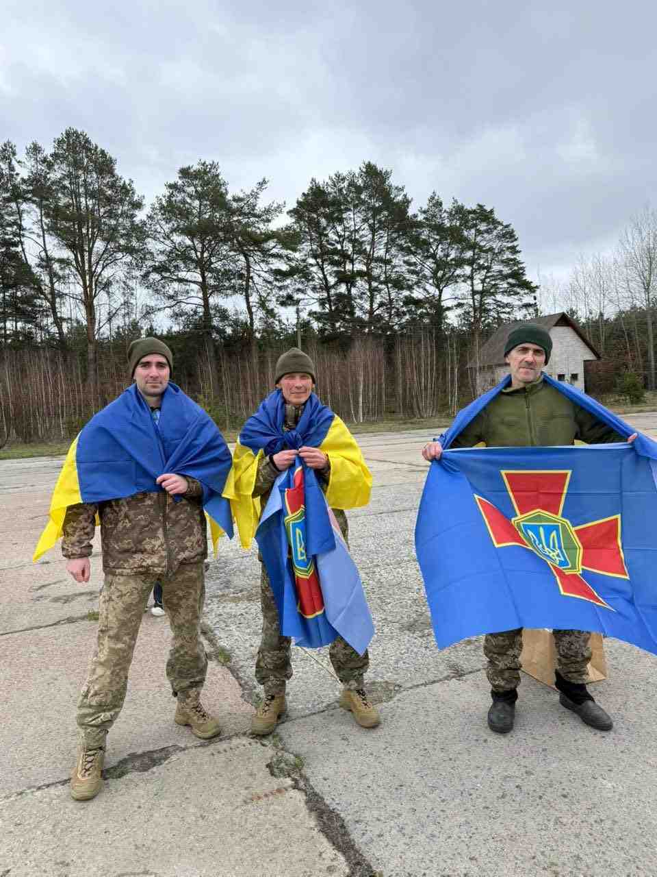 Зображення посту: Великодній обмін: з російського полону повернули 12 бійців «Азову» і «Кара-Дагу»