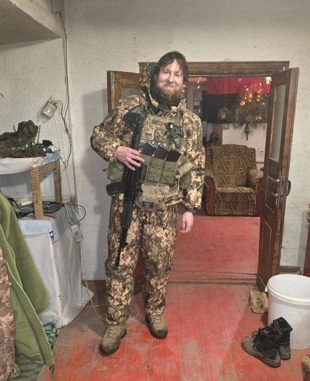 Зображення посту: Луганцю, який майже рік тримав оборону на позиціях, присвоїли звання Героя України