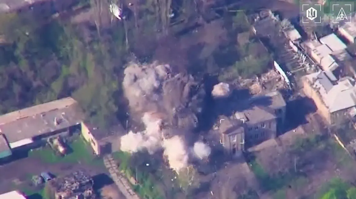 Стаття: Після знищення командного пункту росіян на Луганщині «Мадяр» розкритикував якість боєприпасів