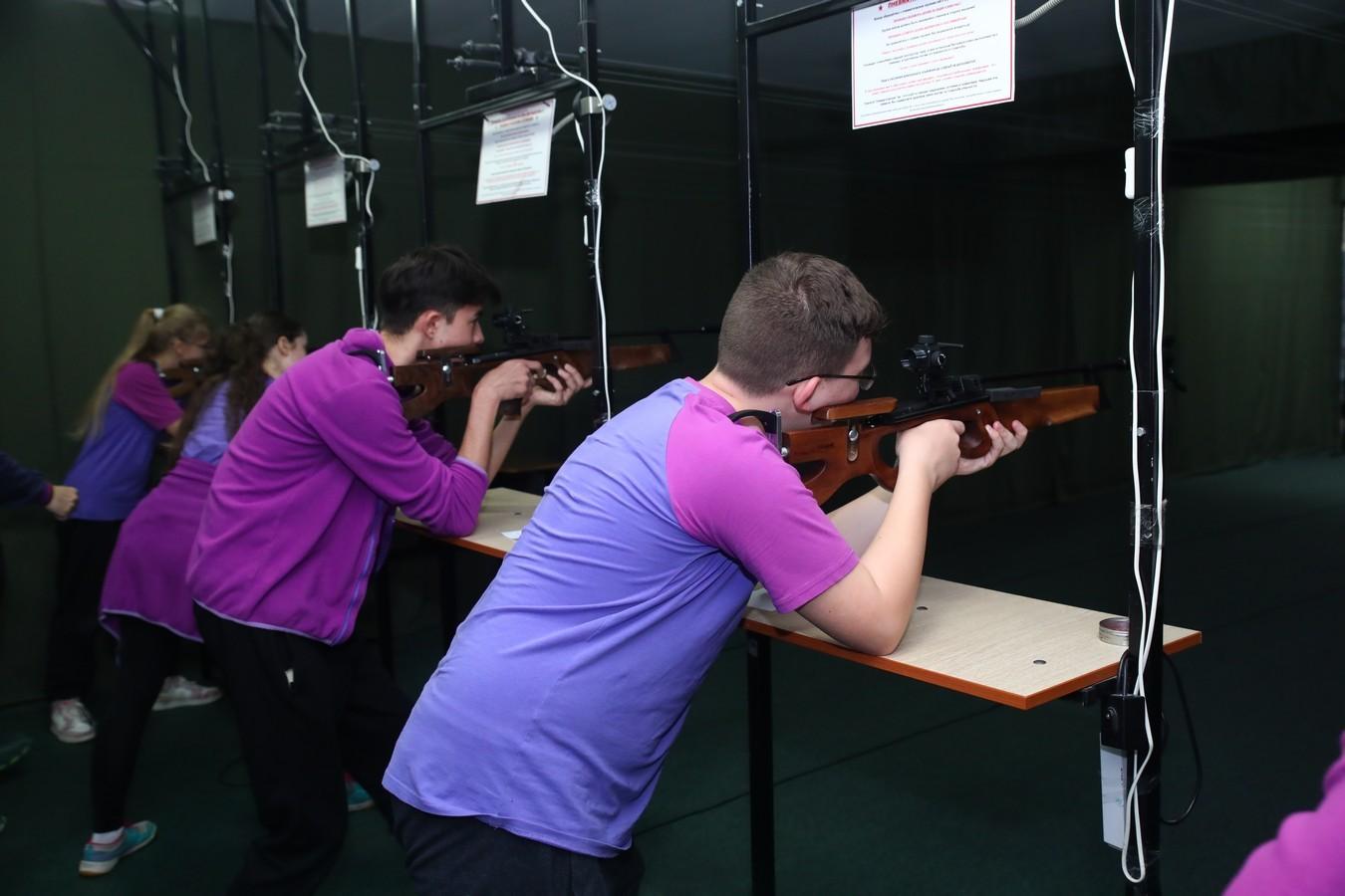 Стаття: Окупанти перетворюють «Артек» на базу військової підготовки дітей