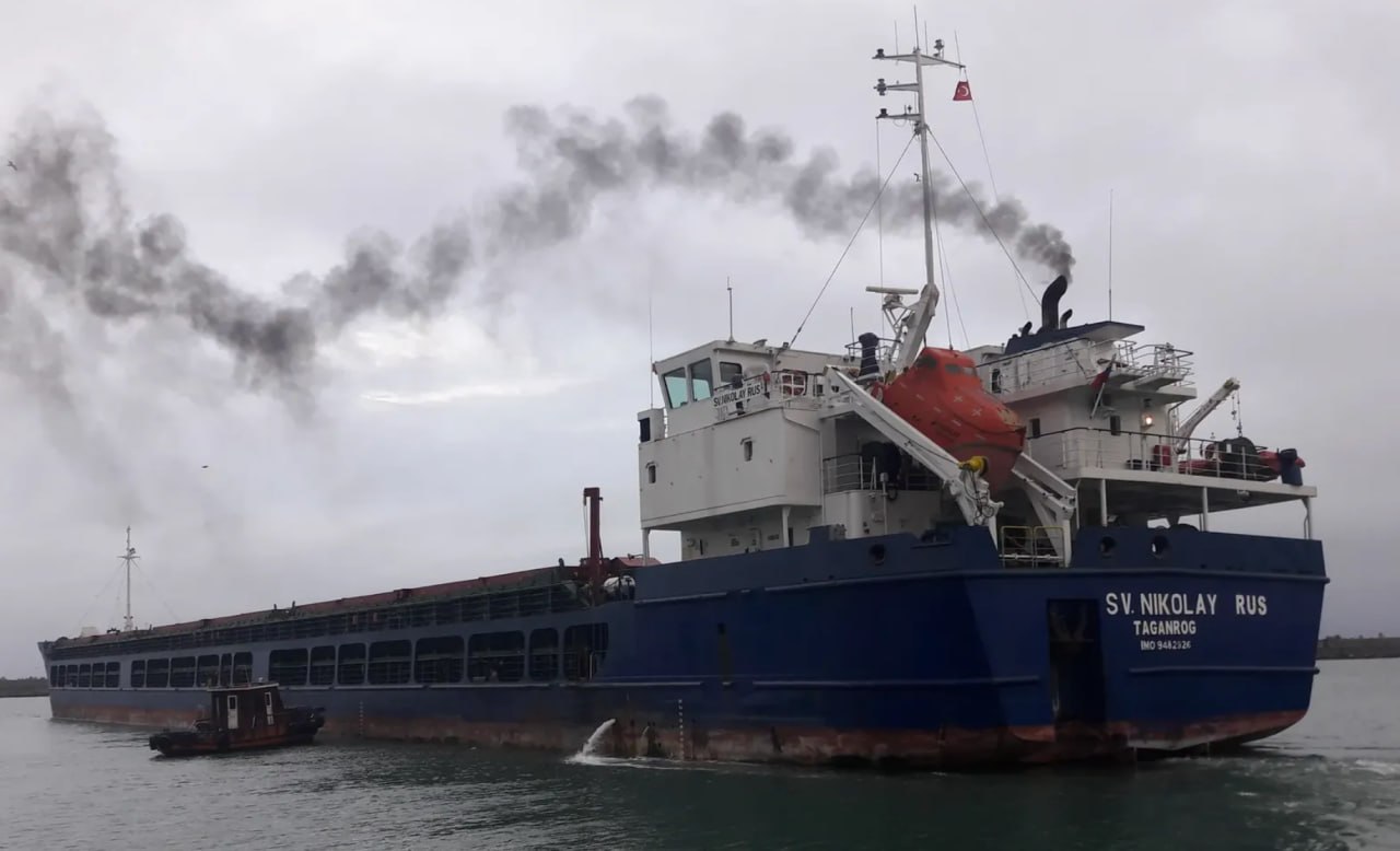 Стаття: США зняли санкції з судна, яке вивозило зерно з окупованих територій України