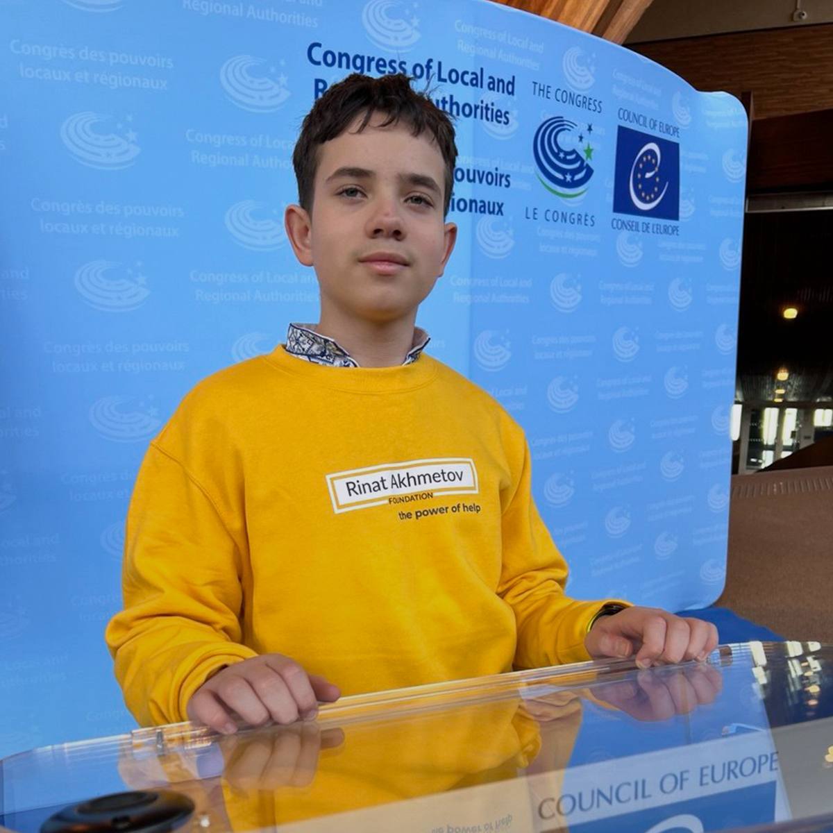 Стаття: Викрадений росіянами хлопчик з Маріуполя виступив у Раді Європи