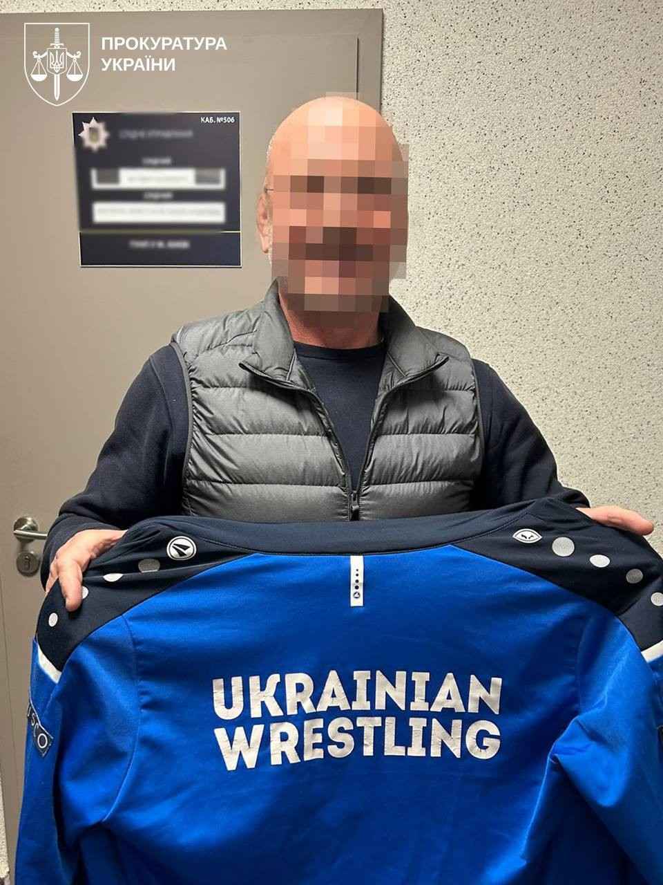 Зображення посту: Очільника Луганської федерації боксу підозрюють у незаконній схемі виїзду чоловіків за кордон