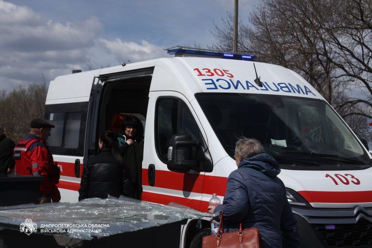 Стаття: Росія завдала ракетного удару по Дніпру: 5 людей загинули, частина поранених — у важкому стані