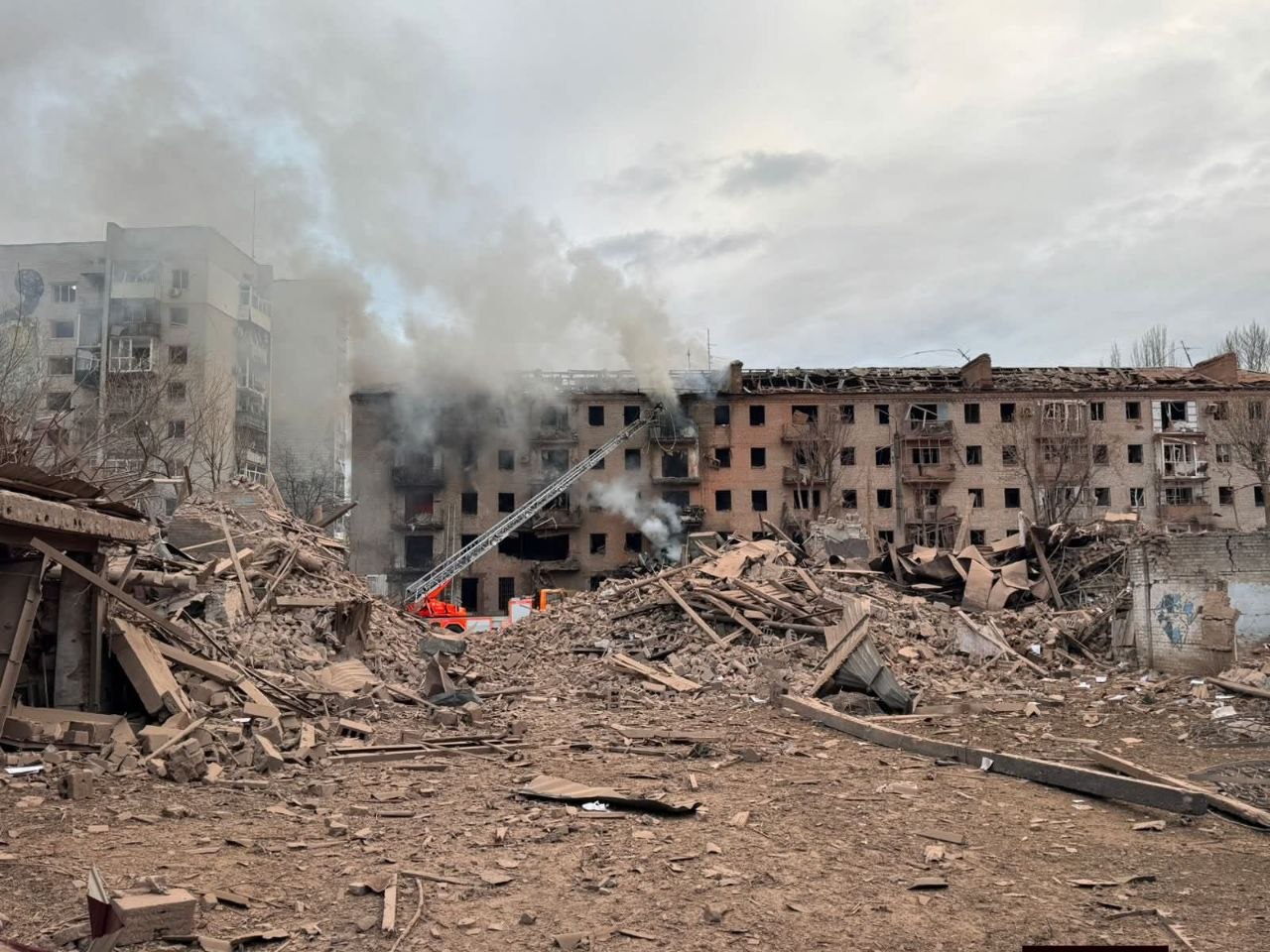 Стаття: Окупанти вдарили півторатонною авабомбою по центру Слов’янська: є поранений