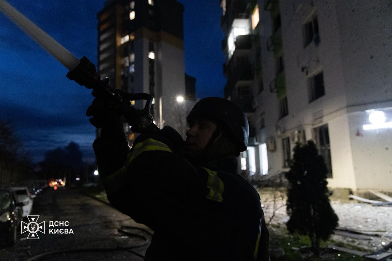 Зображення посту: Росія атакувала Україну 44 ракетами і 659 дронами: понад 10 людей загинули, серед них — дитина