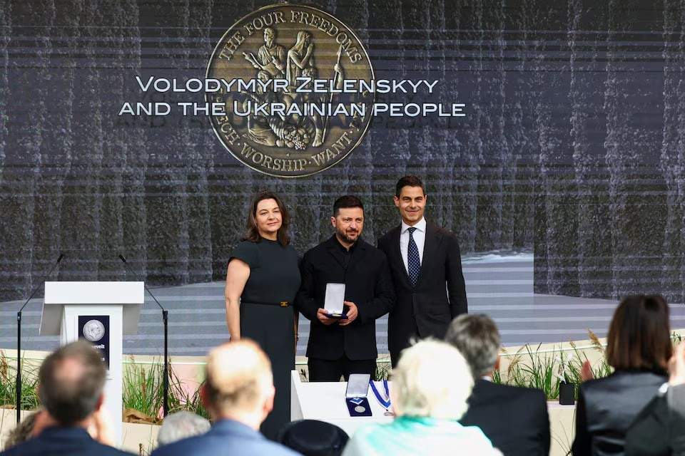Стаття: Україну і Зеленського відзначили премією Four Freedoms Award