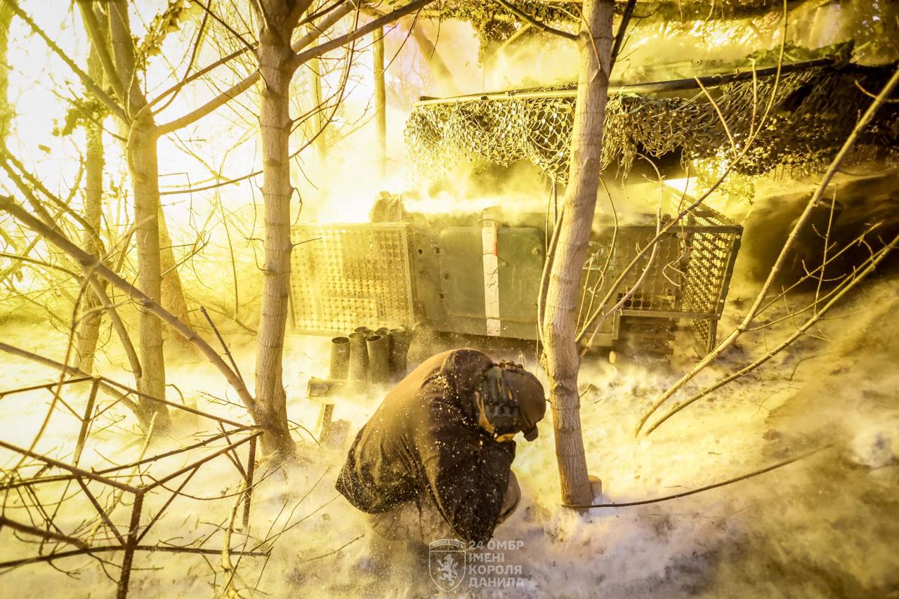 Стаття: Окупанти намагаються прорвати оборону штурмами з бронетехнікою під Часовим Яром