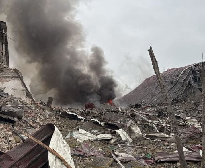 Зображення посту: Росія двічі вдарила по Слов’янську авіабомбами: є поранені