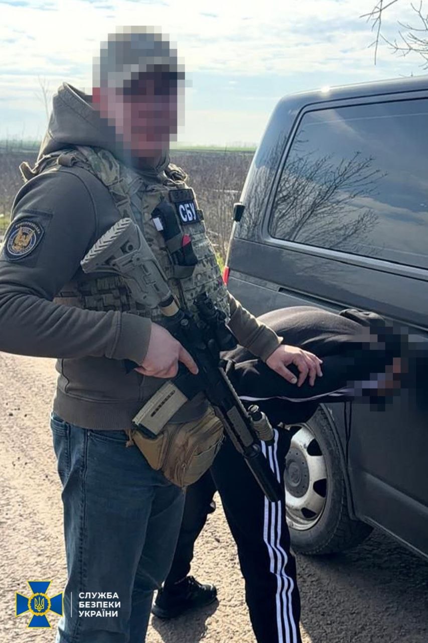 Зображення посту: СБУ затримала чоловіка, якого підозрюють в коригуванні ударів ФАБ-1500 по оборонцям Краматорська