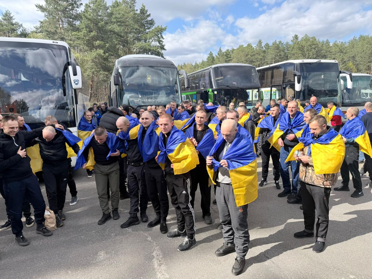 Зображення посту: Зеленський: 193 українських військових повертаються з полону в межах обміну