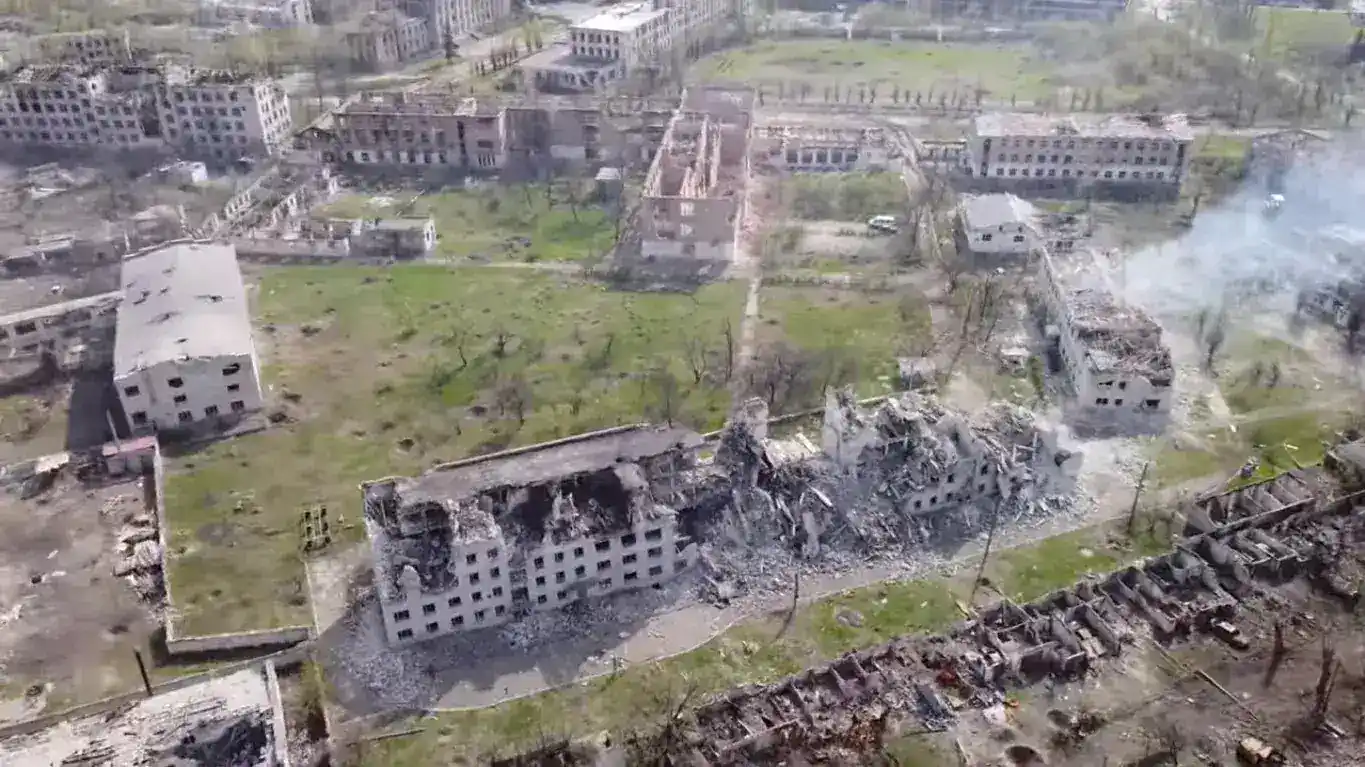 Стаття: В окупованому Рубіжному російська авіабомба впала на житловий будинок