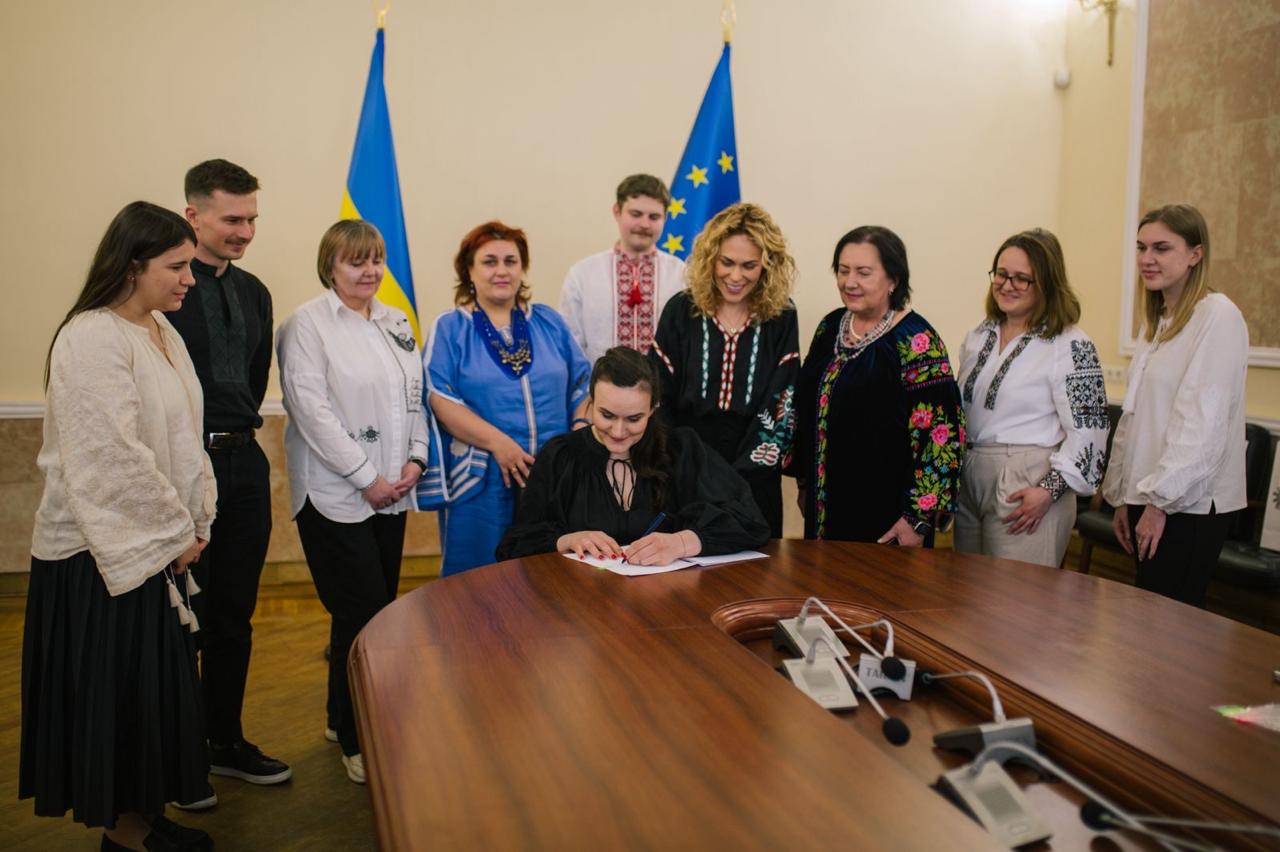 Стаття: Українську вишиванку подали до культурної спадщини ЮНЕСКО