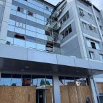 Зображення посту: Масована атака на Дніпро: пошкоджено чотири релоковані медзаклади з Луганщини