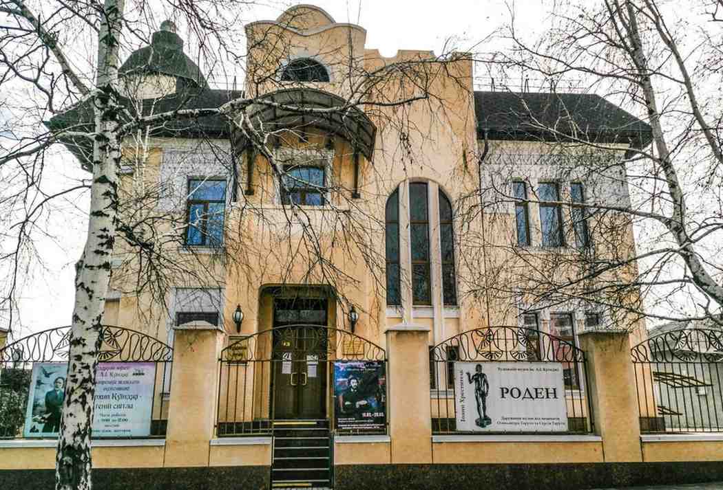 Зображення посту: Вкрадена спадщина: куди росіяни поділи картини Куїнджі та як зруйнували музей у Маріуполі