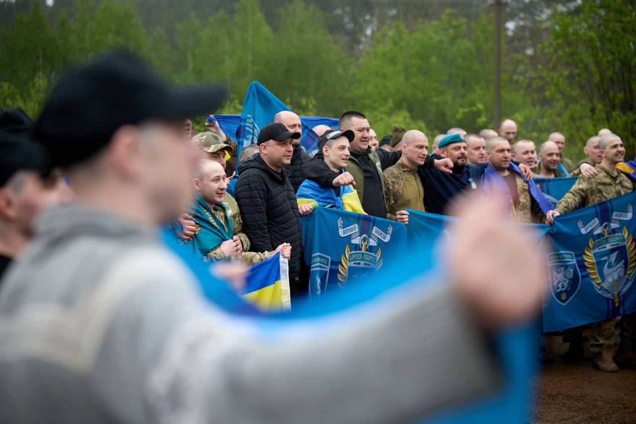 Стаття: Серед звільнених — бійці «Азову»: що відомо про новий обмін полоненими