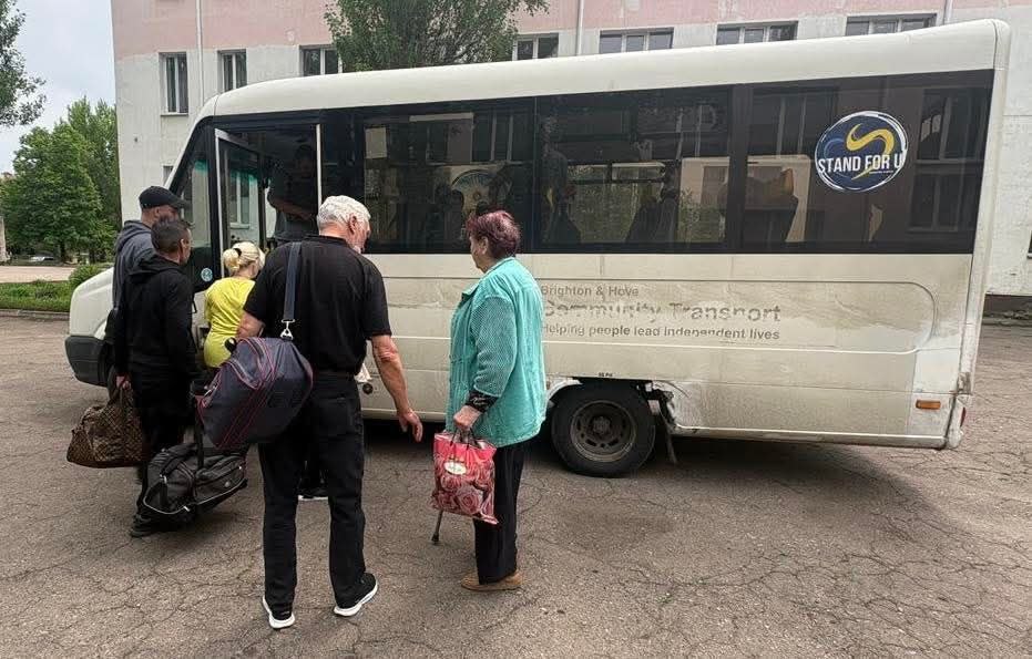 Стаття: Евакуаційний автобус зі Слов’янська до Харкова курсуватиме тричі на тиждень