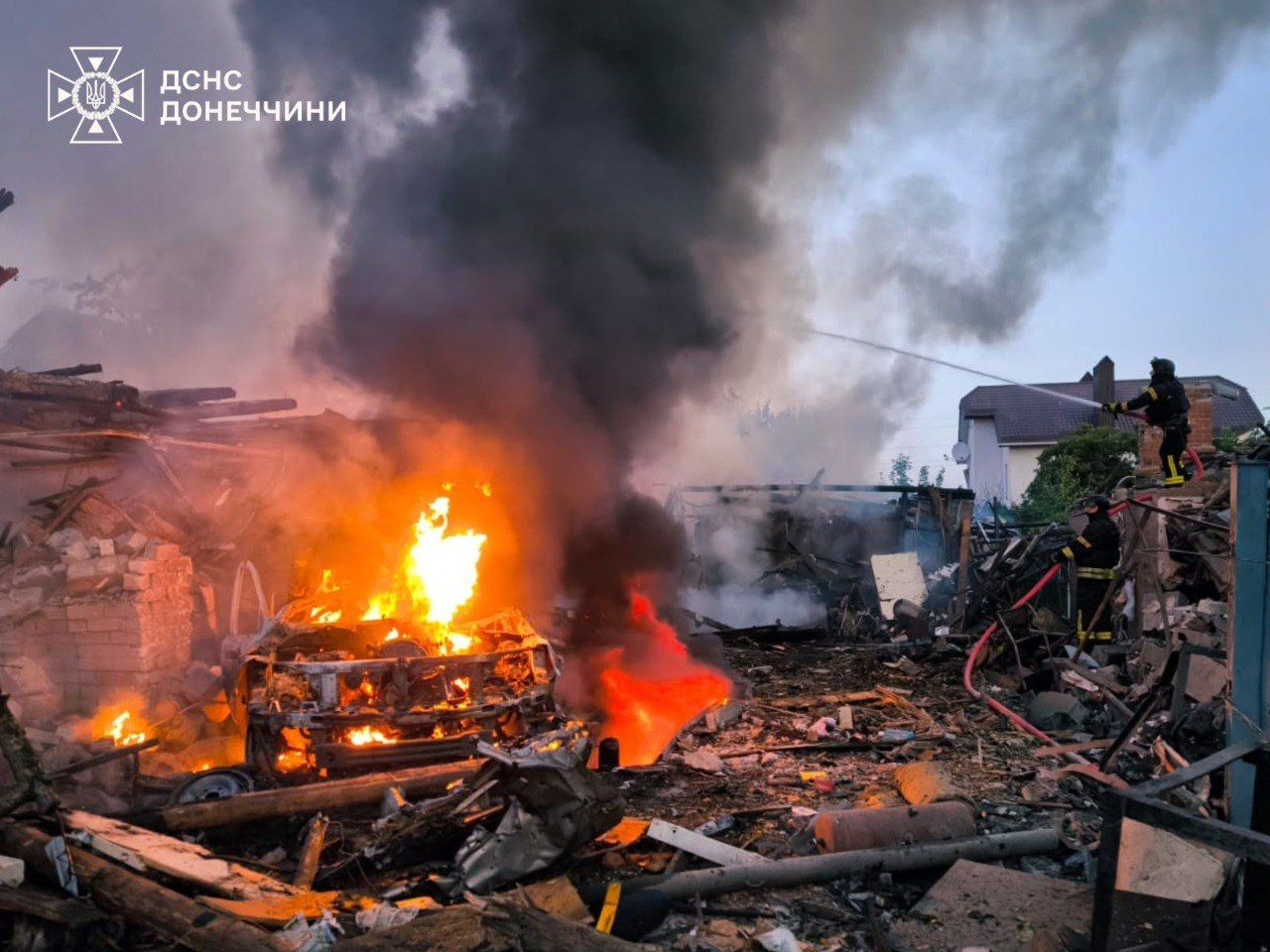 Зображення посту: У Краматорську після російського обстрілу рятувальники деблокували чотирьох людей