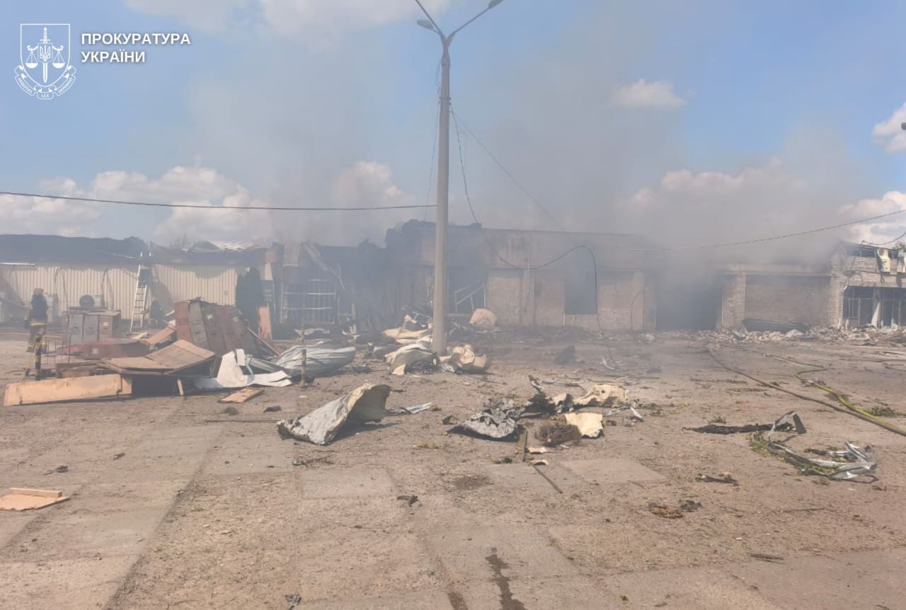Зображення посту: Росіяни вдарили по відділенню пошти у Краматорську та селах поблизу: є загиблий та поранені