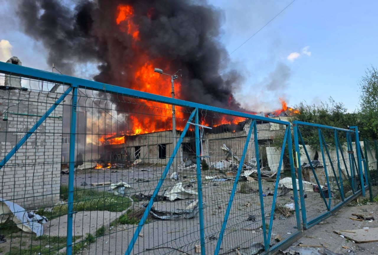 Зображення посту: Росіяни вдарили по відділенню пошти у Краматорську та селах поблизу: є загиблий та поранені
