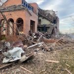 Зображення посту: У Слов’янську російські авіабомби частково зруйнували один із найстаріших навчальних закладів міста