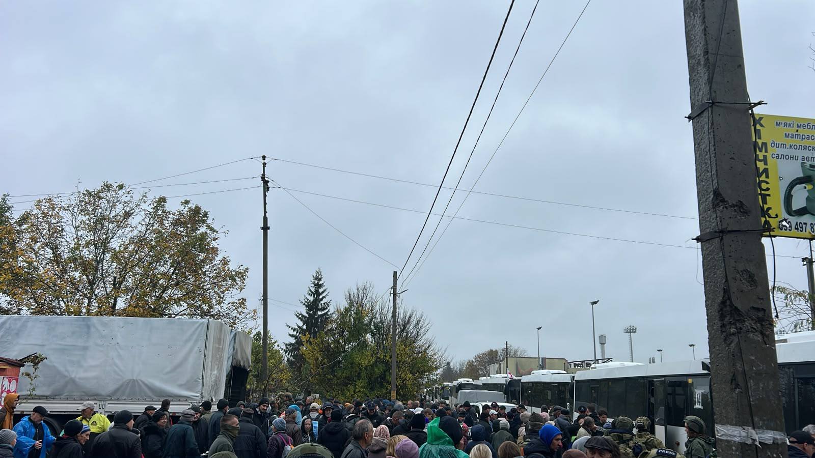 Стаття: Українська делегація прибула до окупованих Олешок для організації виїзду жителів та гуманітарної допомоги