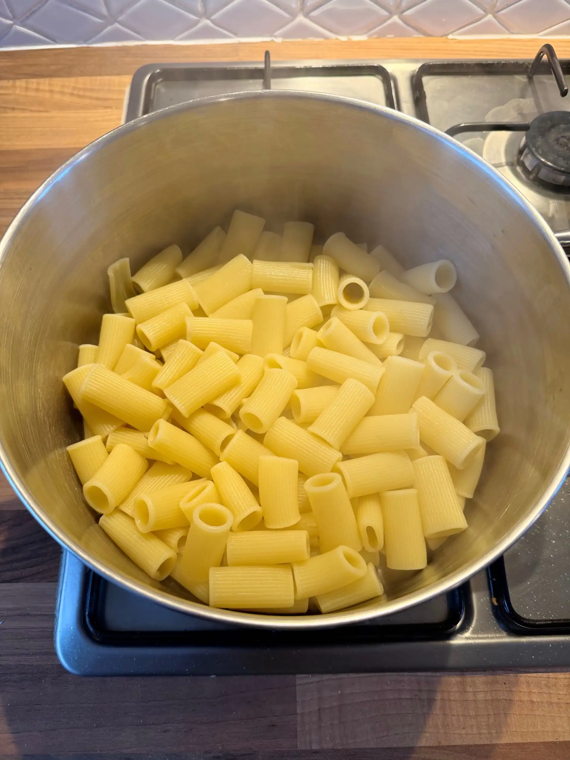 drained cooked pasta