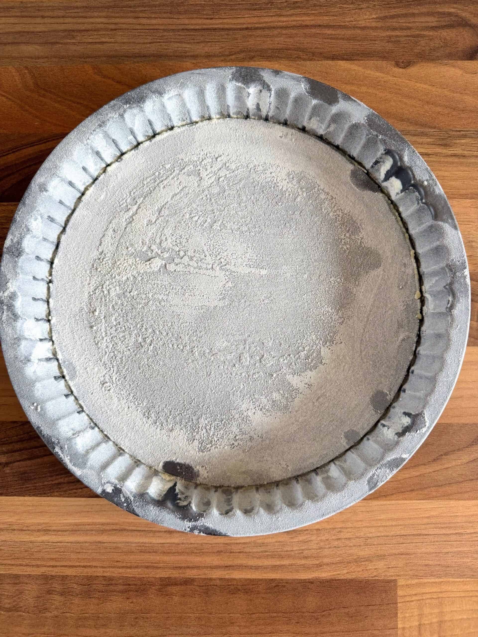 floured tart case