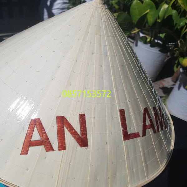 nón lá thêu lo go