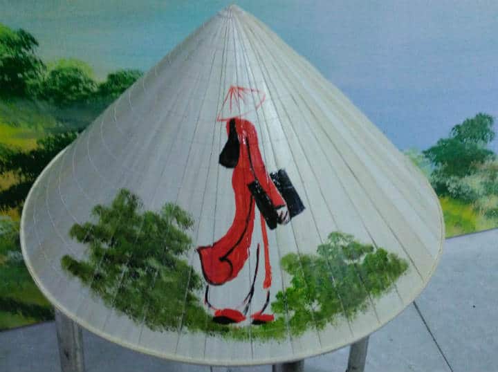 nón lá vẽ phong cảnh nhân vật