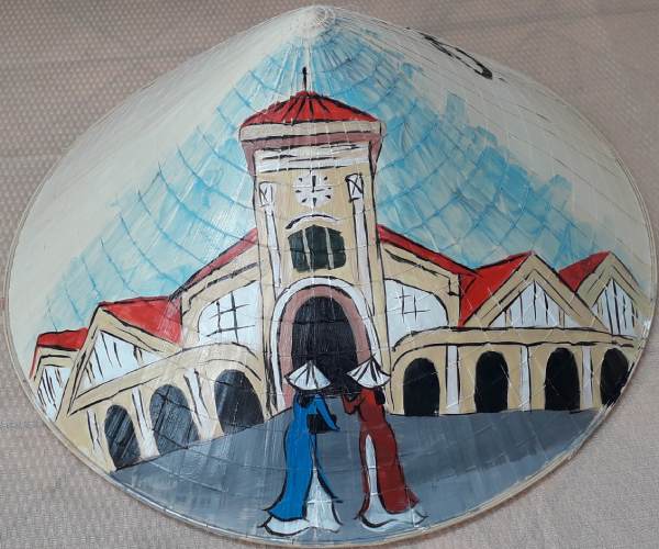 bán nón lá vẽ cổng chợ bến thành xưa ở đâu