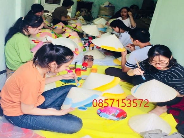 Dịch vụ vẽ nón lá theo yêu cầu