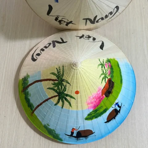 dịch vụ in vẽ nón lá theo yêu cầu