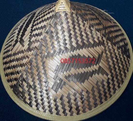 nón tre trang trí cá chép