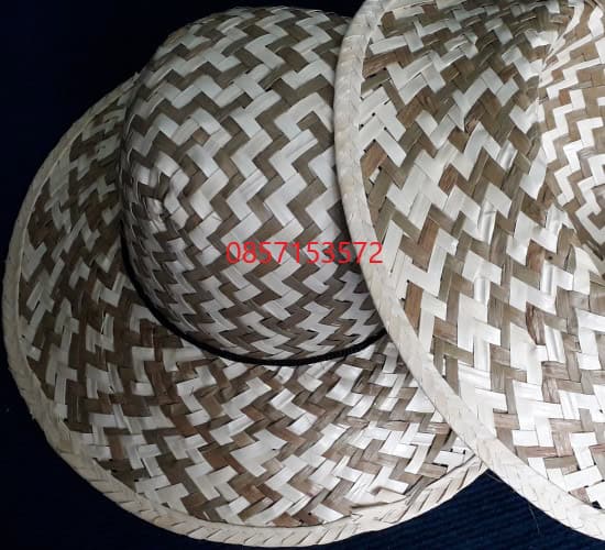 nón lát đi biển