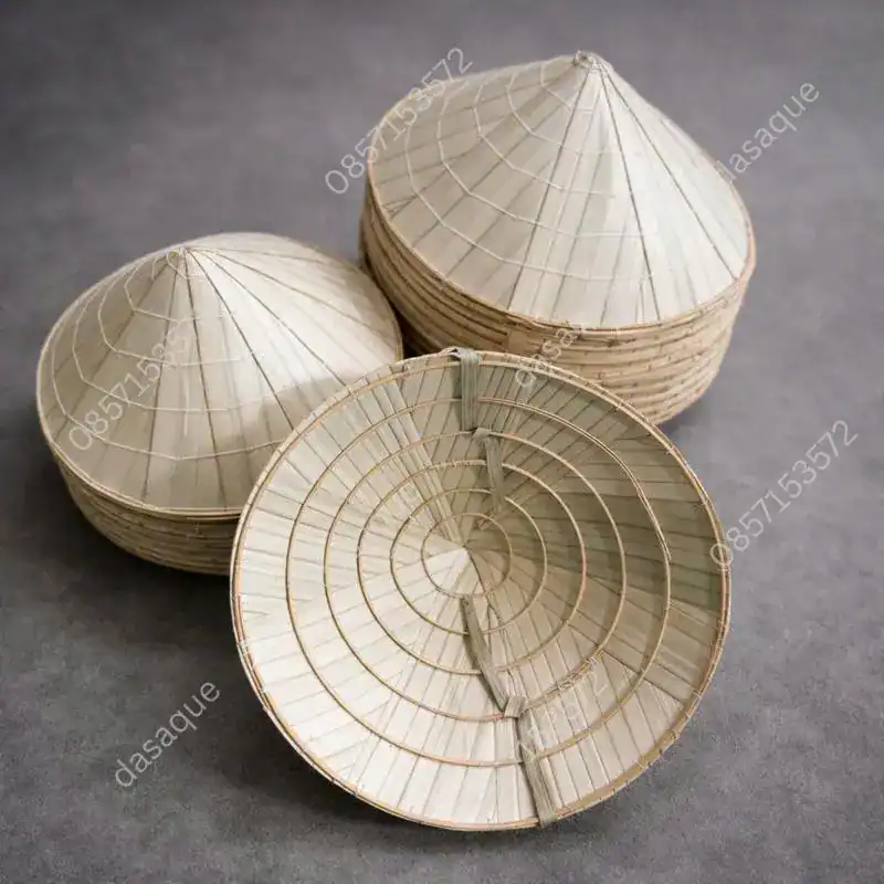 nón lá nhỏ quà tặng du lịch cho bé
