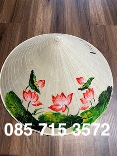 nón lá vẽ hoa sen hồng