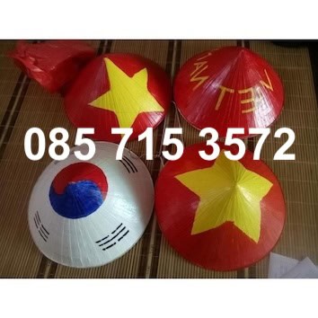 nón lá vẽ lá cờ Việt Nam