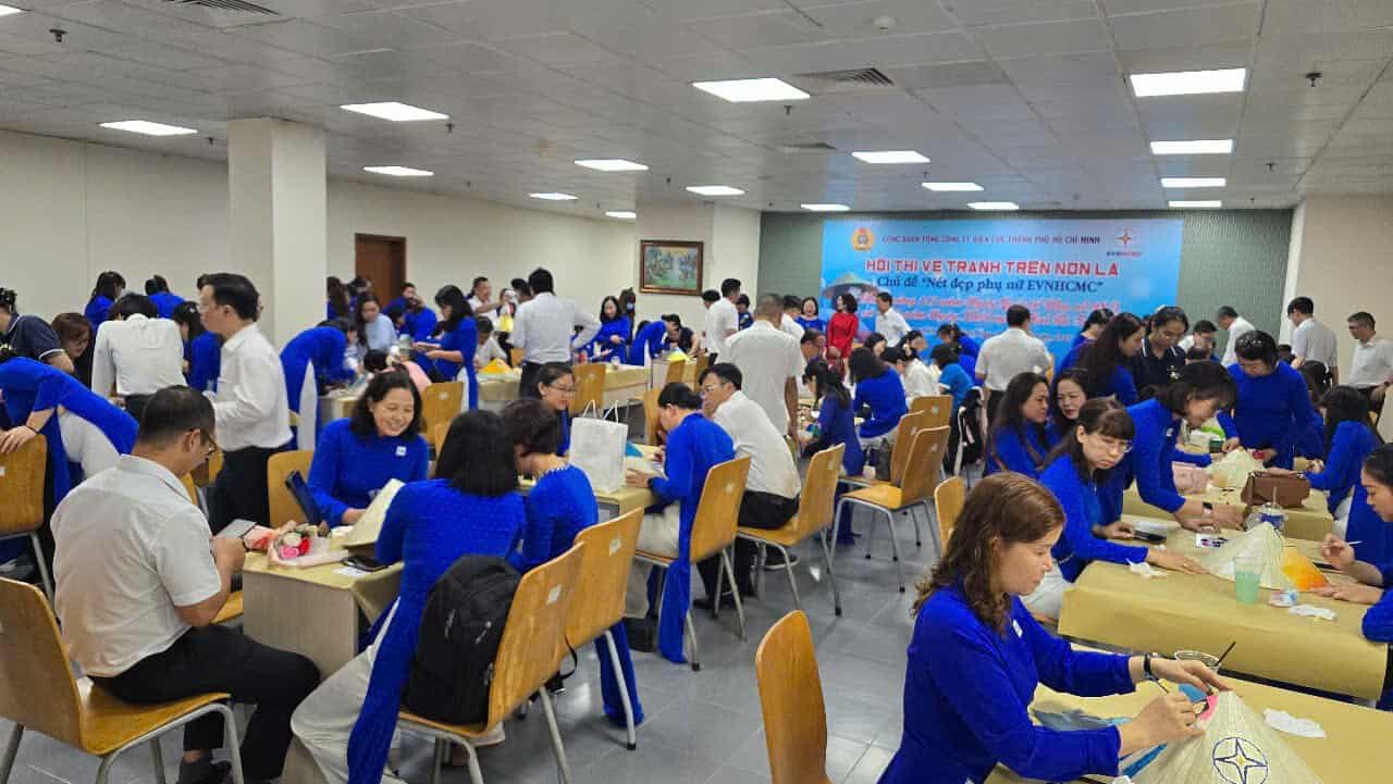 Corporate craft workshop in Ho Chi Minh City for company team building