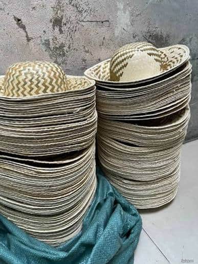 nón lát đi biển