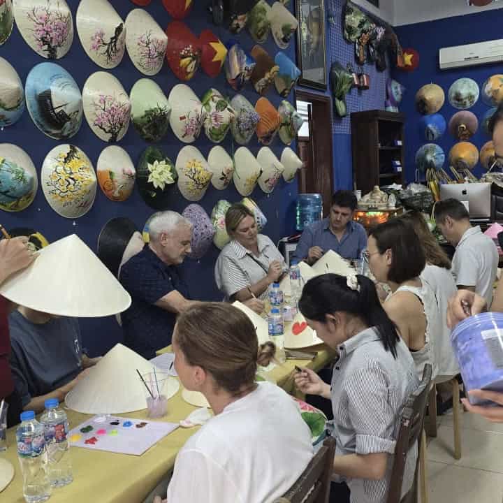 Workshop nón lá dành cho gia đình