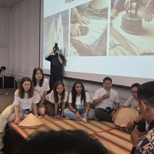 workshop làm nón lá
